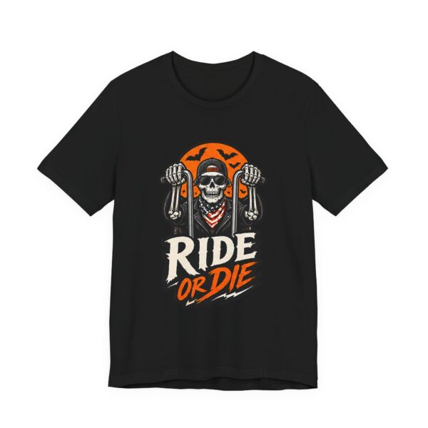 18399829326075926284_2048.jpeg Ride or Die Skull Motorcycle Tee — Vintage Biker T‑Shirt